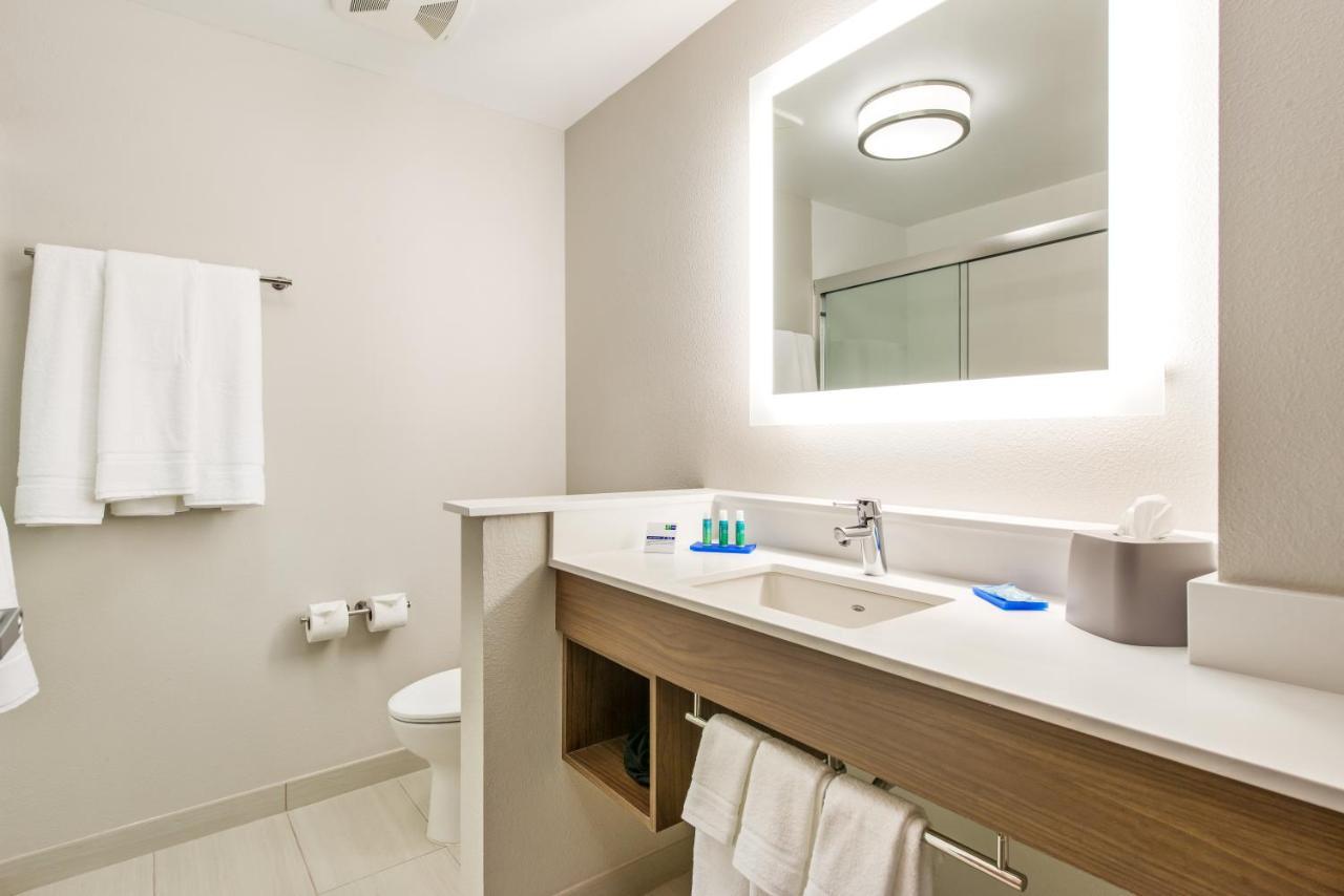 Hotel Express & - West By Ihg 2*
