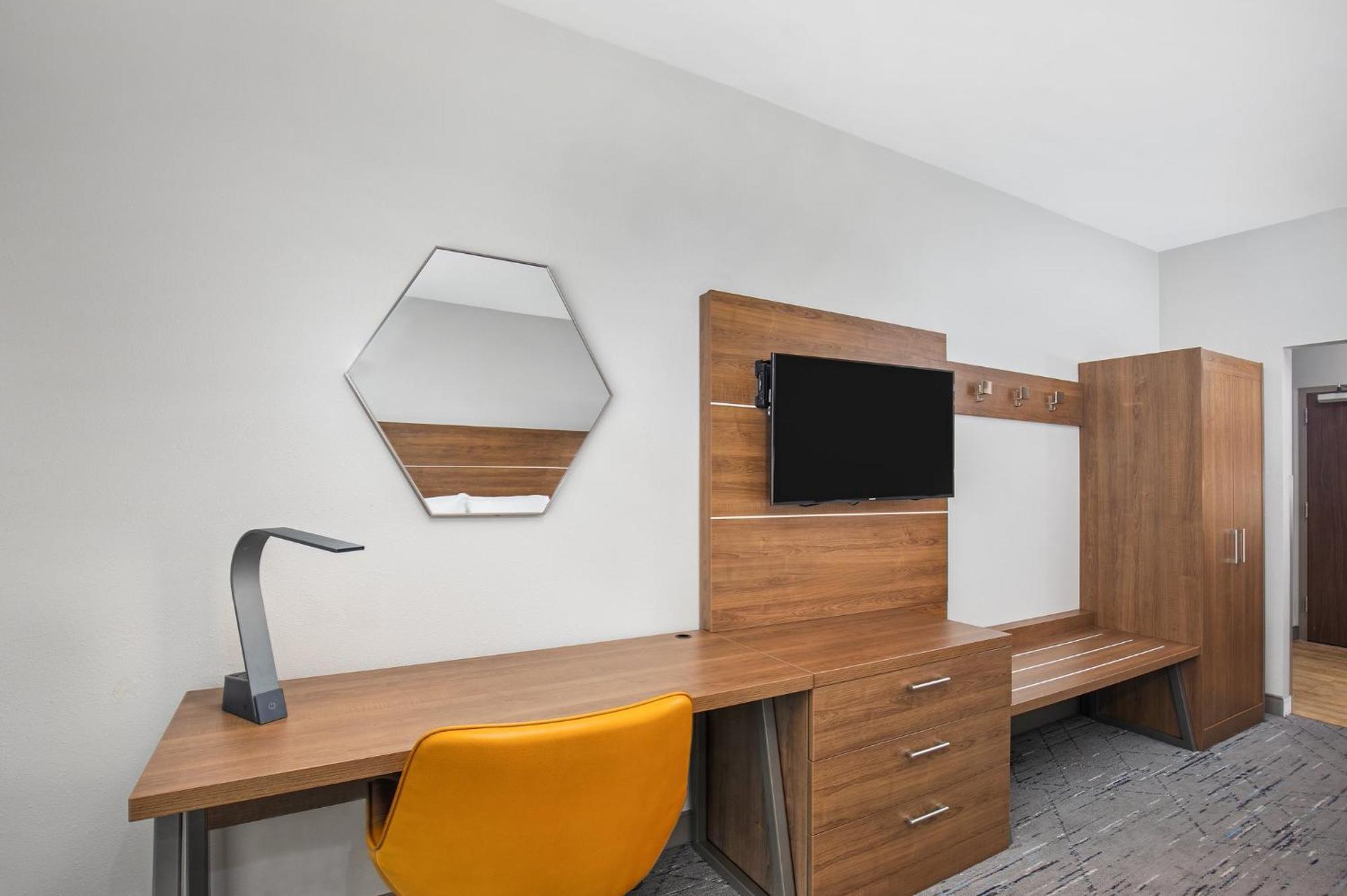 Express & - West By Ihg Hotel 2*
